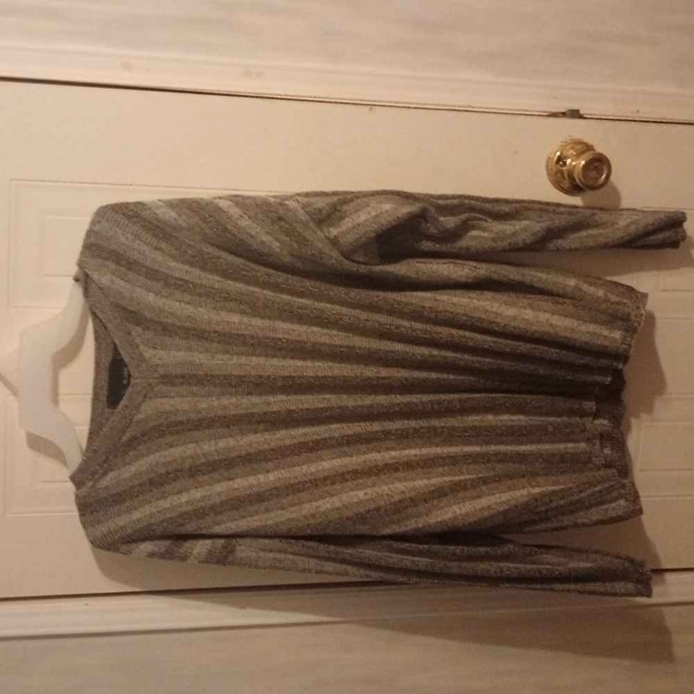 Bill Blass Warm V-neck